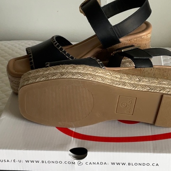 Blondo Gillian Wedge Sandels - Picture 3 of 6